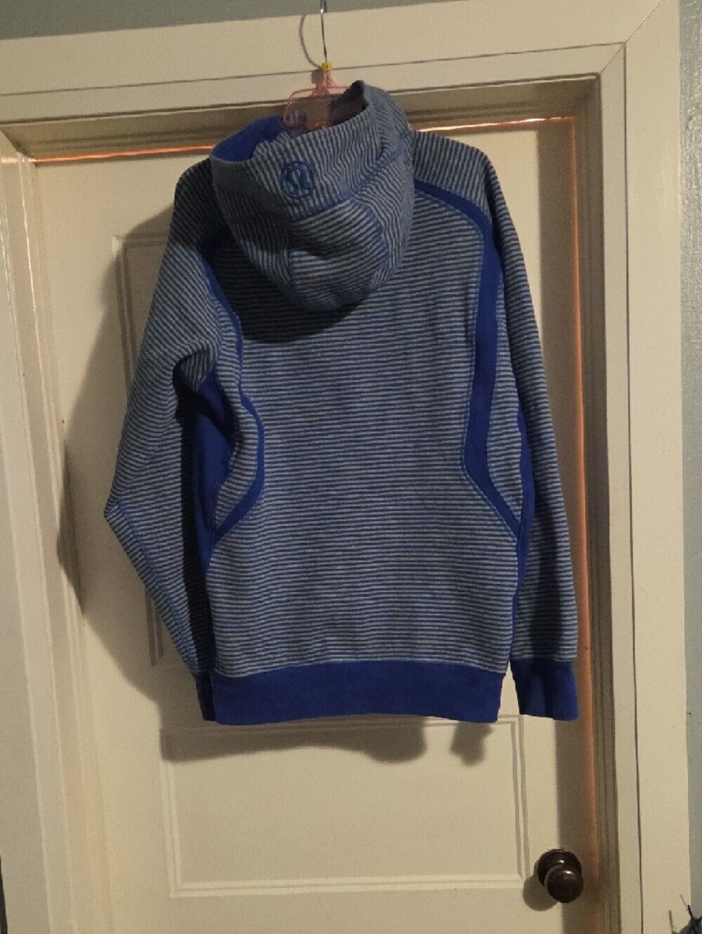 Lululemon Women's Blue Striped Zip-Front Hoodie Sweater - Picture 4 of 6
